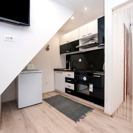 Studio Apartment Magic Ровин Екстериор снимка