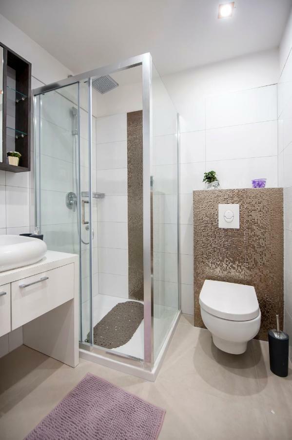 Studio Apartment Magic Ровин Екстериор снимка